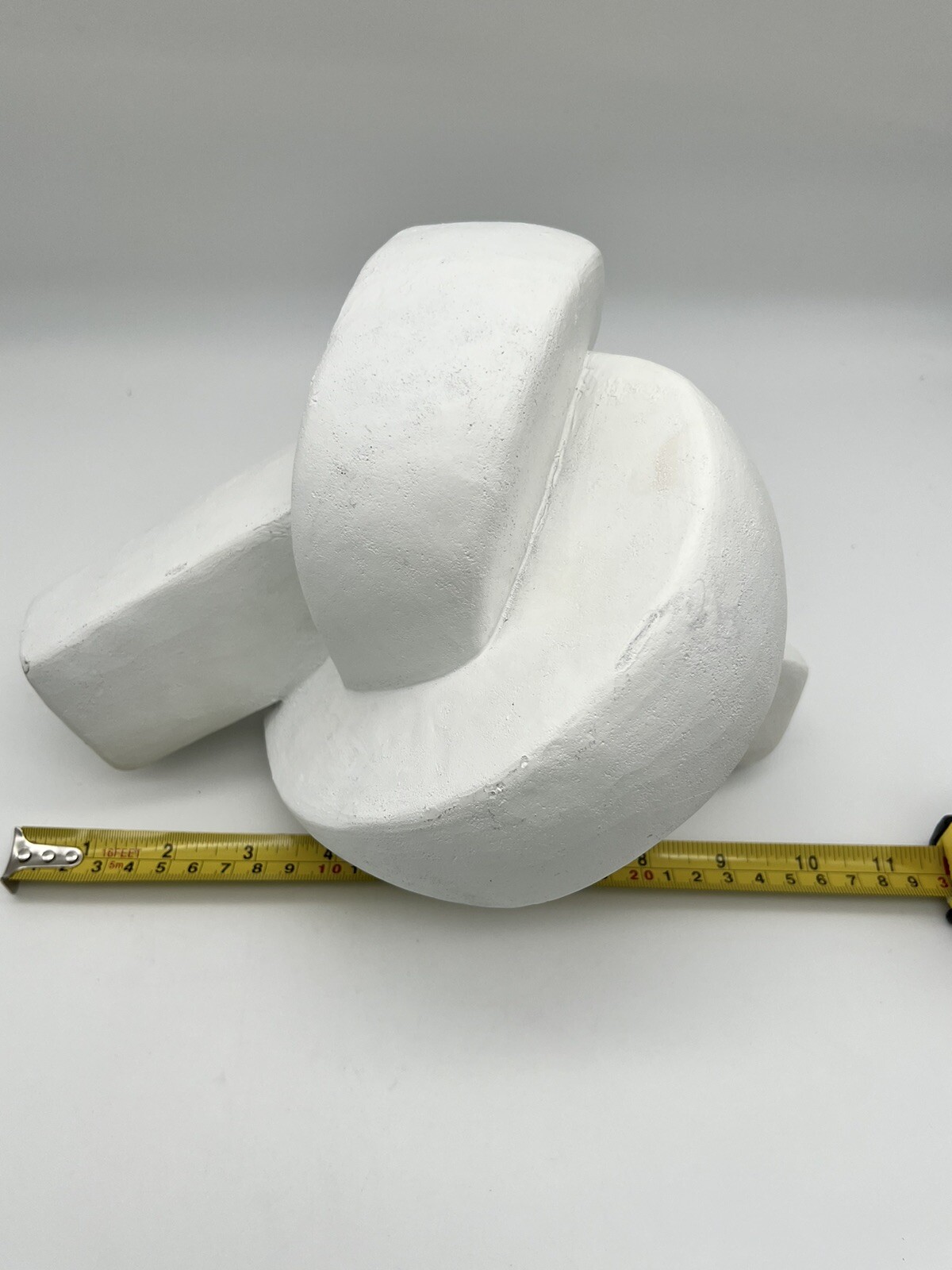 Knot Resin Statue Creative Twist Crafts Knot Sculpture Decor White 6.5×10”