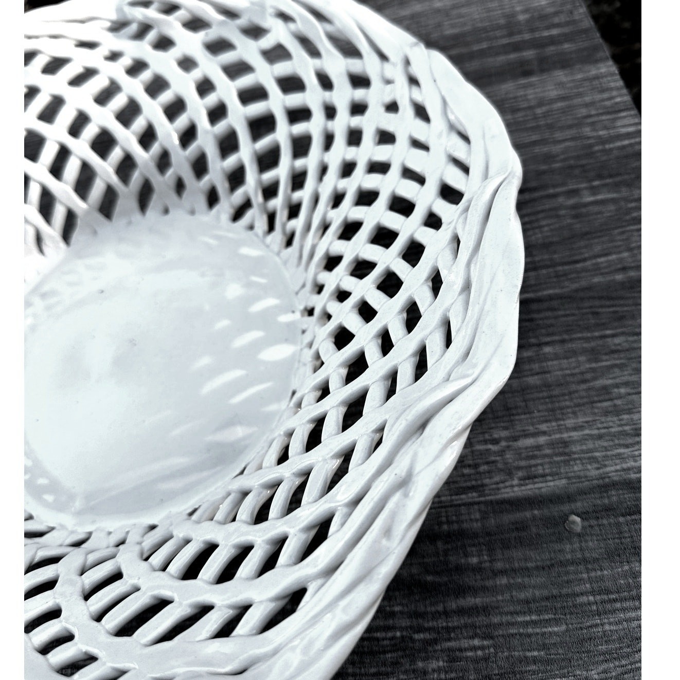Ceramic Woven White Lattice Ruffle Top Large 13″ Centerpiece Fruit Bowl/Basket