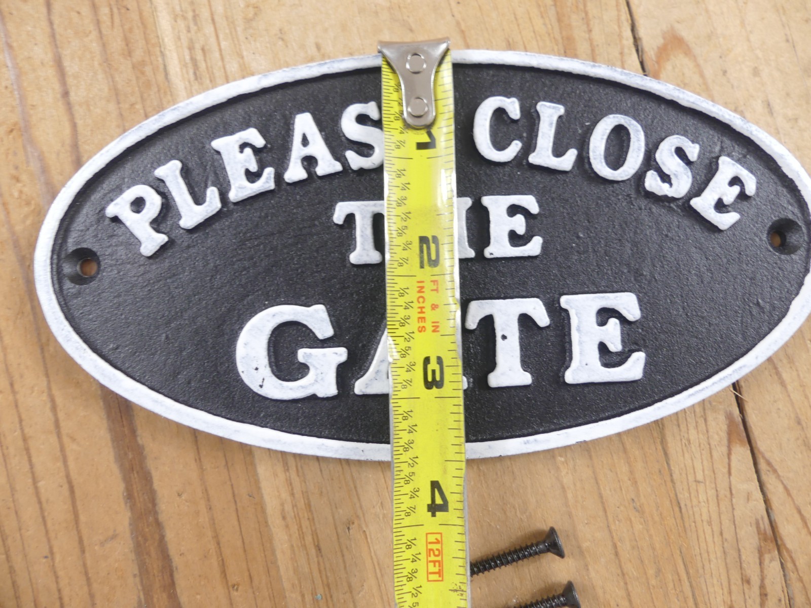 Cast Iron Please Close The Gate Plaque Sign Black & White Fence Decor Oval