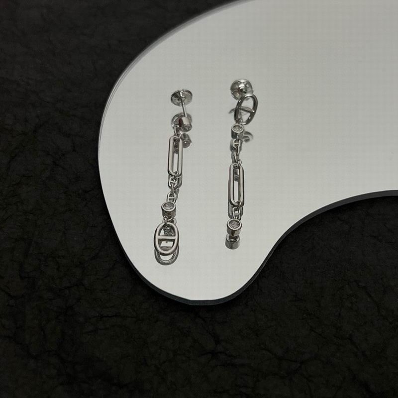 HERMÈS Silver Metal Link Chain Necklace with Asymmetrical Charm Pendant