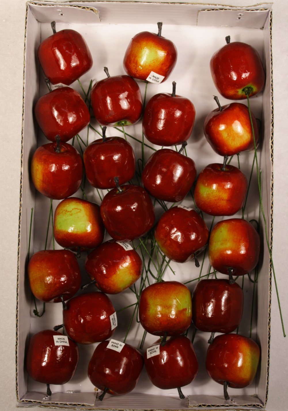 Apple Pick Floral 35mm Shiny Red 24 Piece Pack 12510871180