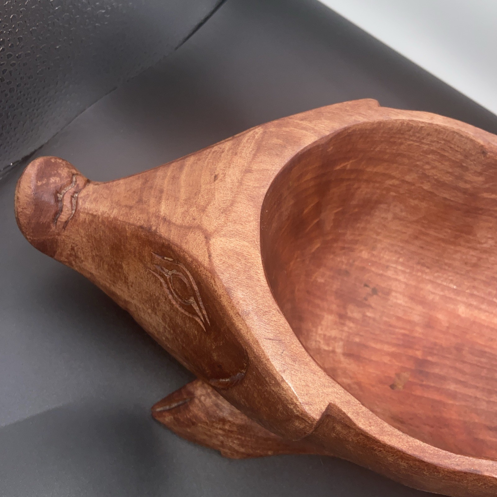 VTG LG 15.75″ long x 5.5″ wide Hand Carved Wooden Pig Bowl Farm house Natural