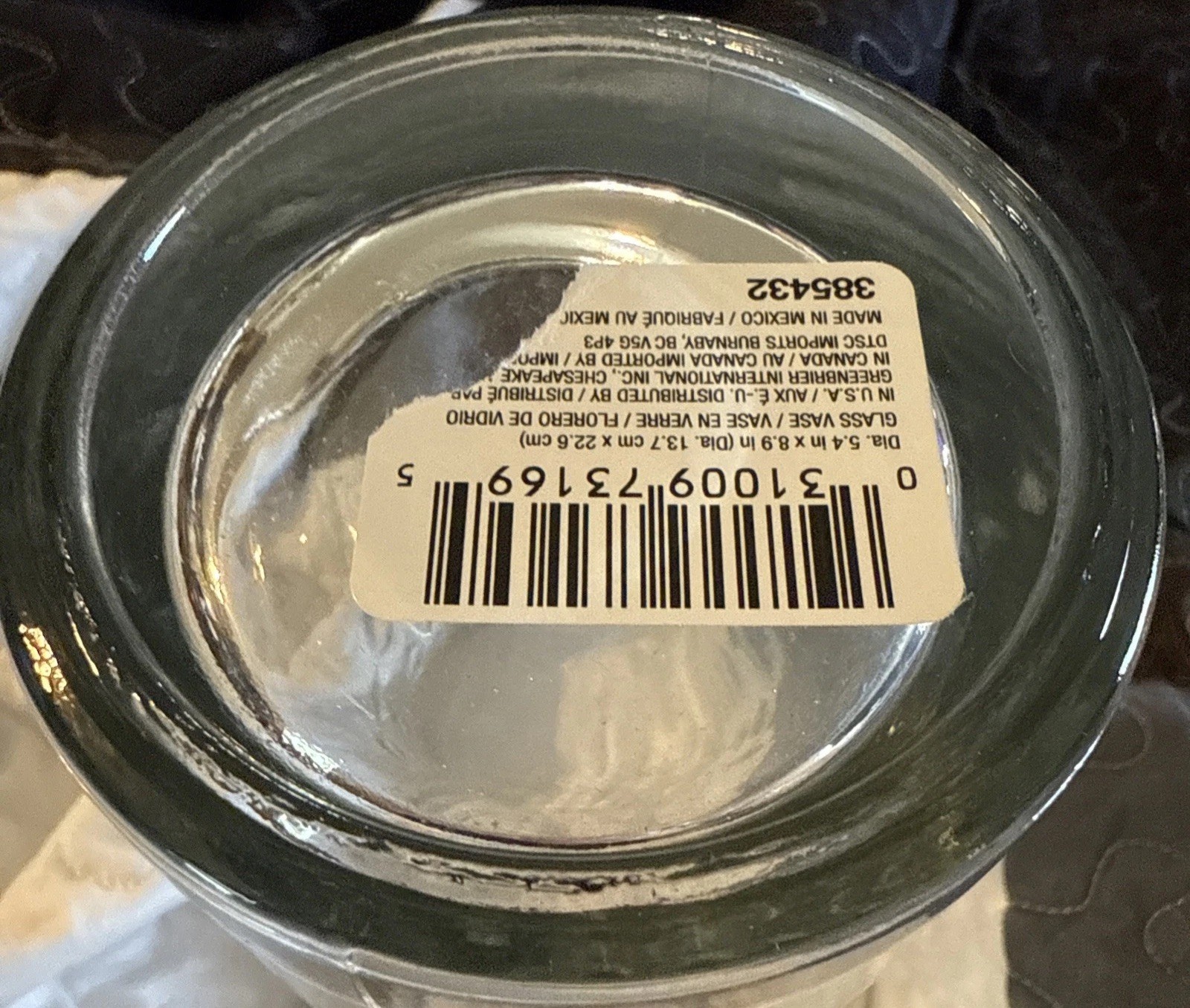 glass vase 9Inches Tall Mouth 5/half Inches Bottom 4 Inches Beautiful Design