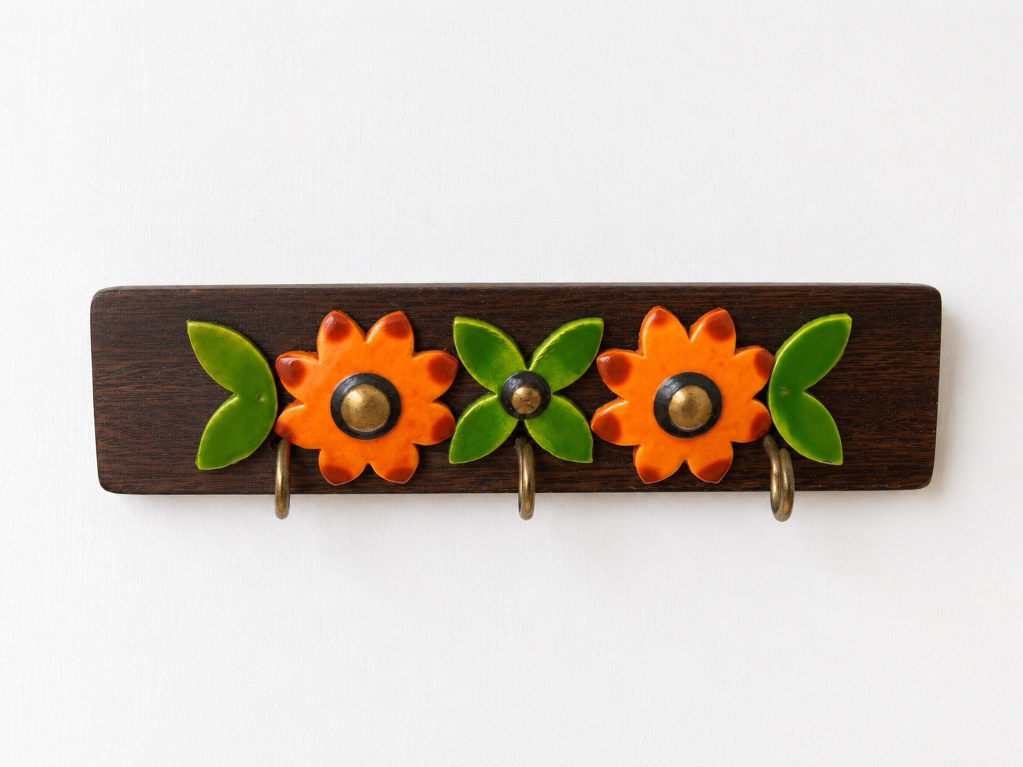 Vintage Mod Wood KEY HOOK Wall Hanging MCM Kitschy Enamel Flowers