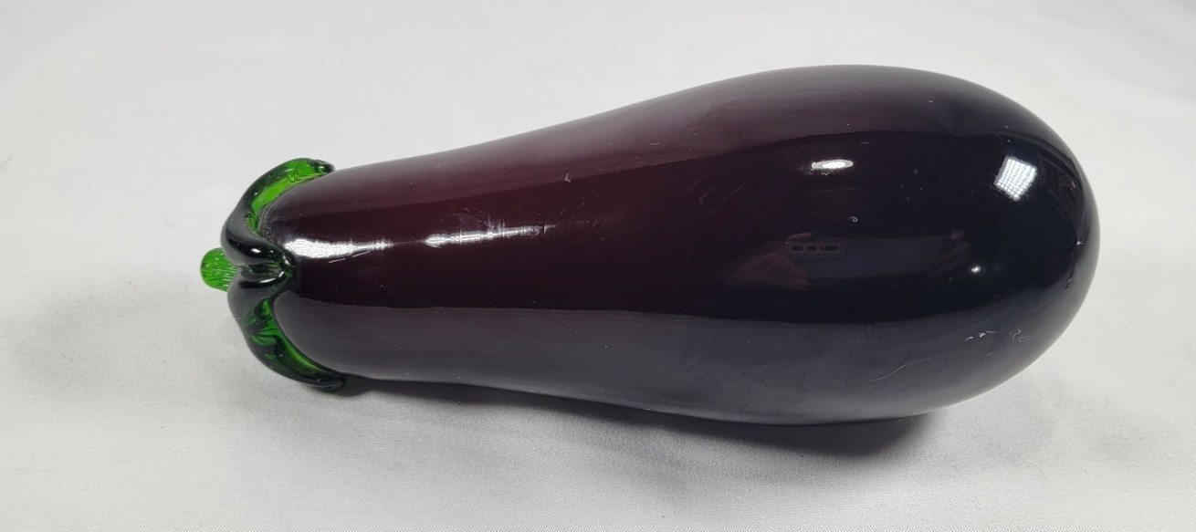 Art Glass Purple Eggplant Home Decor Vegetable Paperweight 6.5 Inches