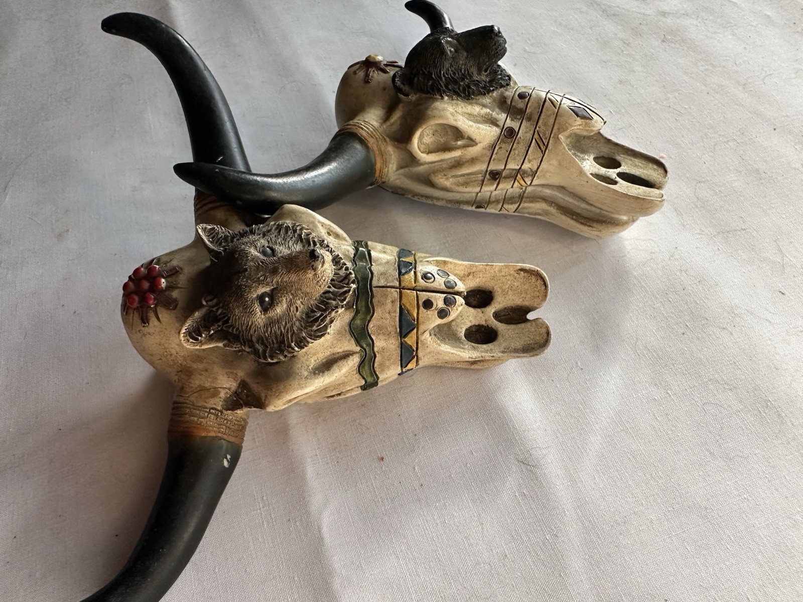 Resin Cattle Skull Art Deco, Painted Design, Wolf And Bear