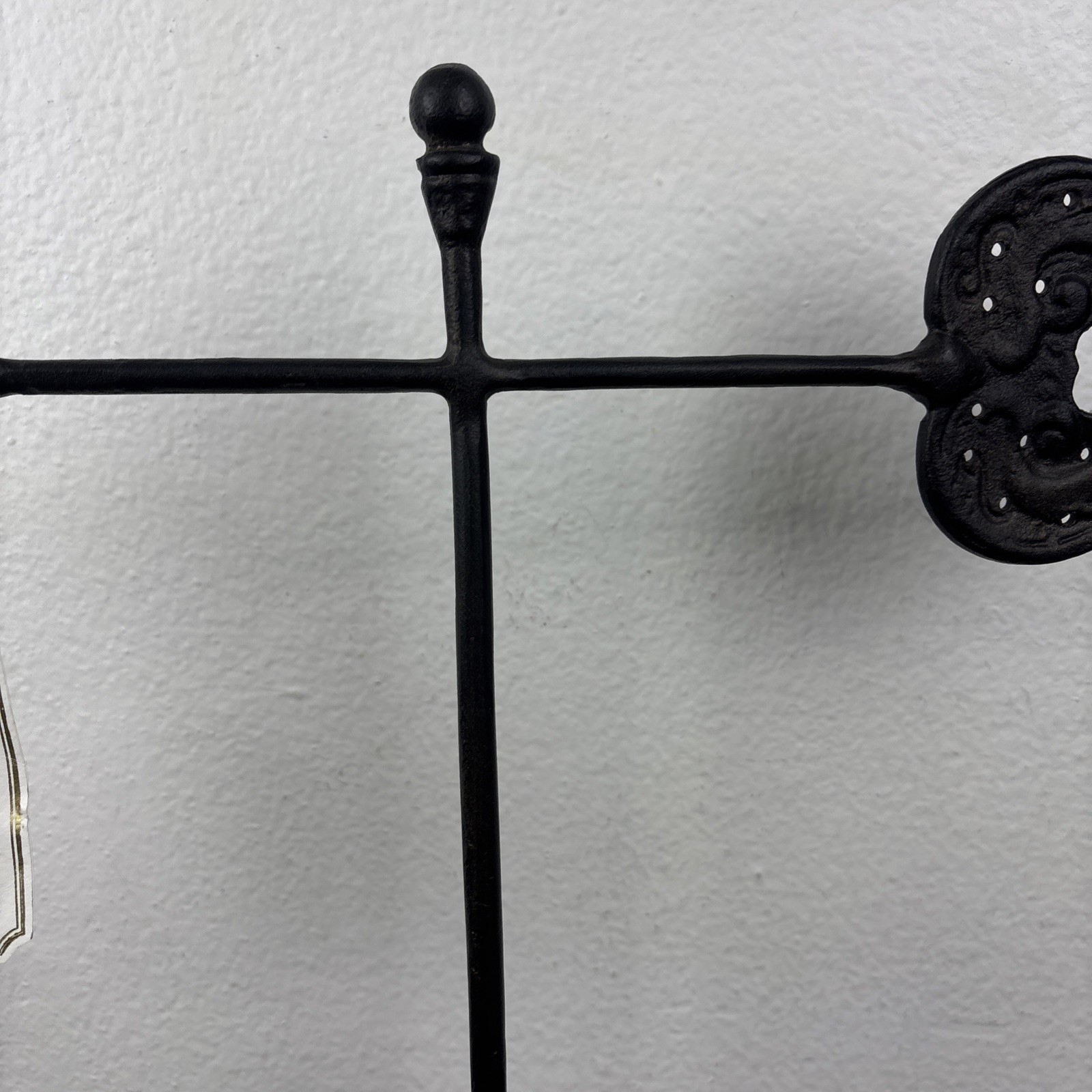 Pottery Barn Emily & Meritt Arrow Metal Heart Weathervane Jewelry Holder Display