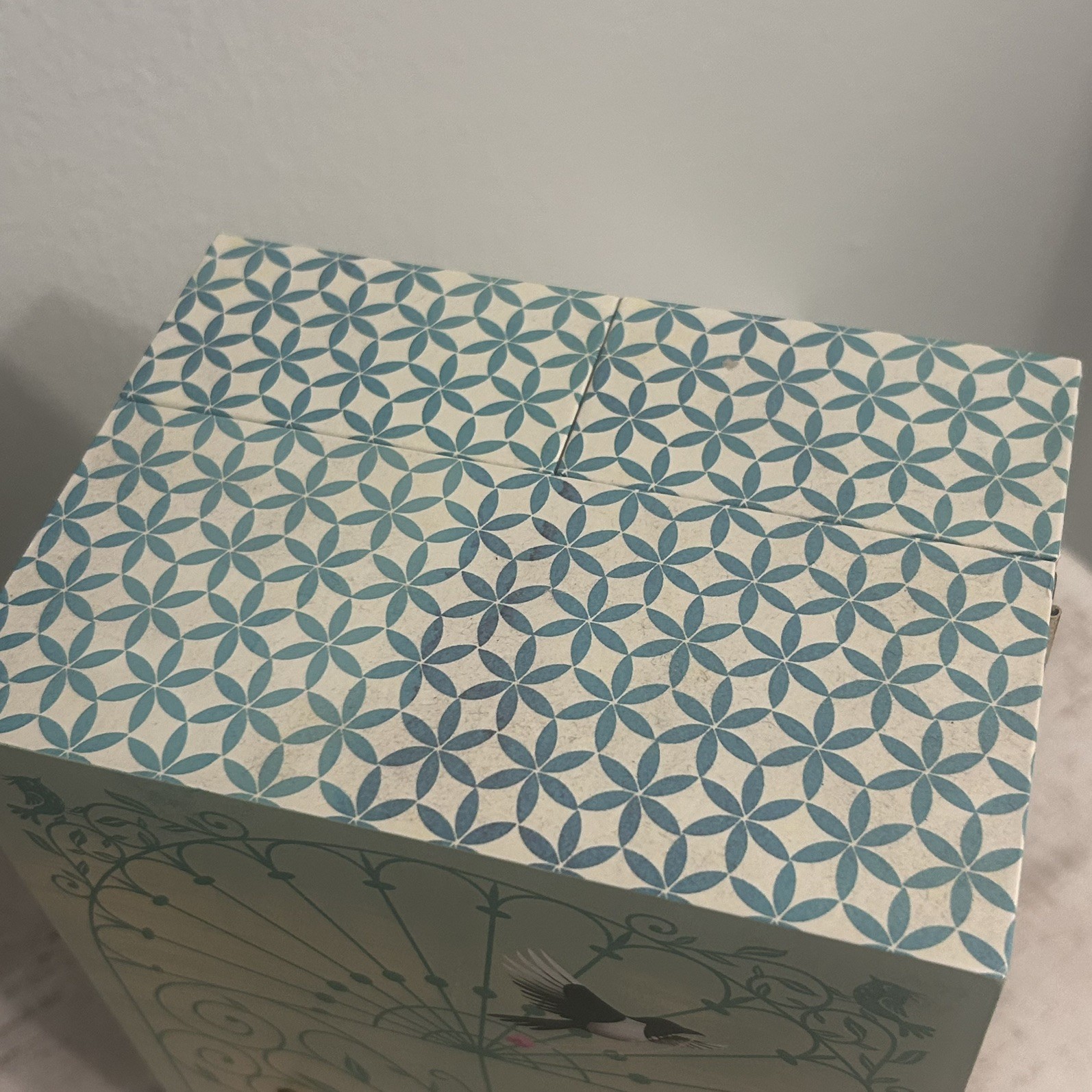 DJECO Musical Jewelry Box for Kids, Multiple Compartments, Enchanting Music