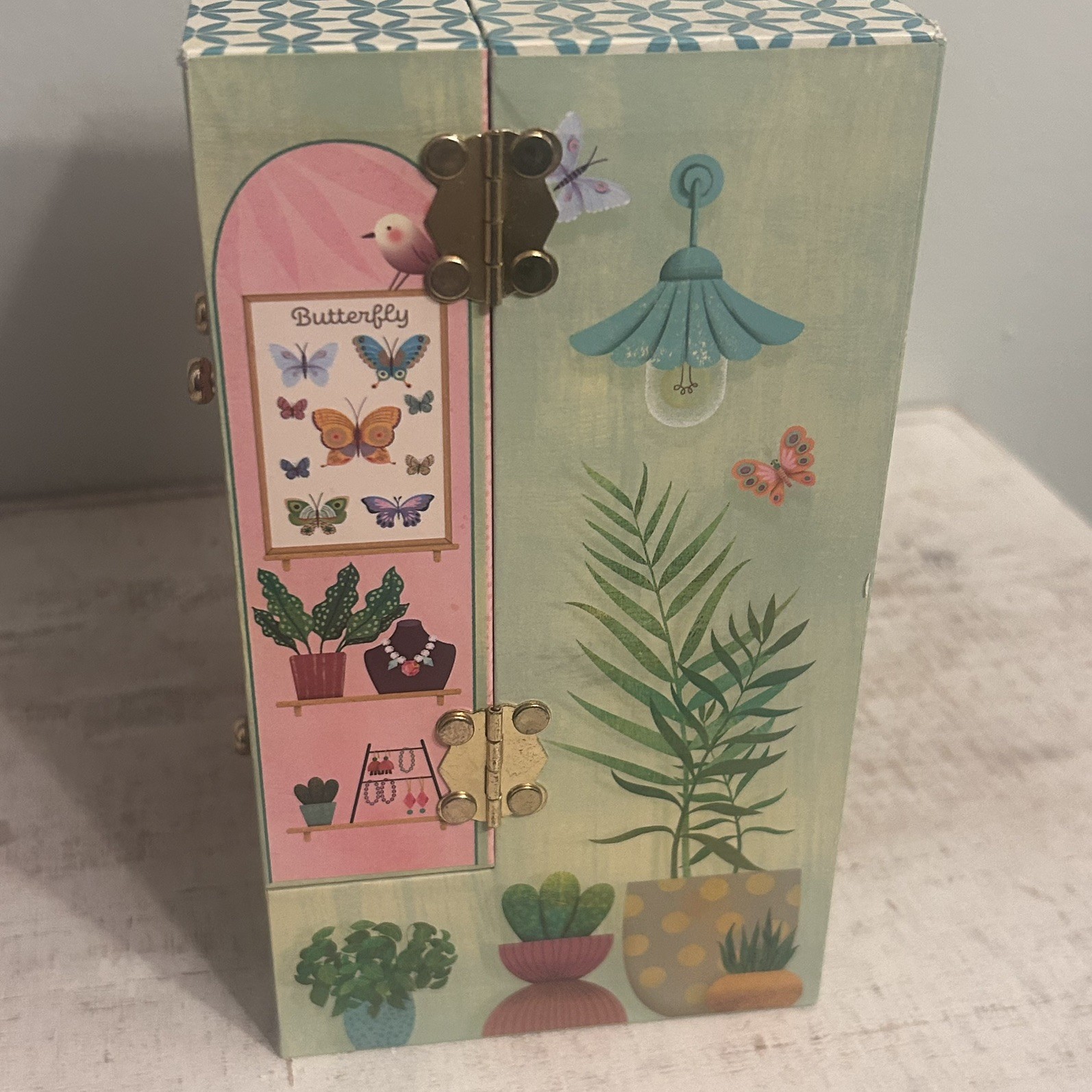 DJECO Musical Jewelry Box for Kids, Multiple Compartments, Enchanting Music