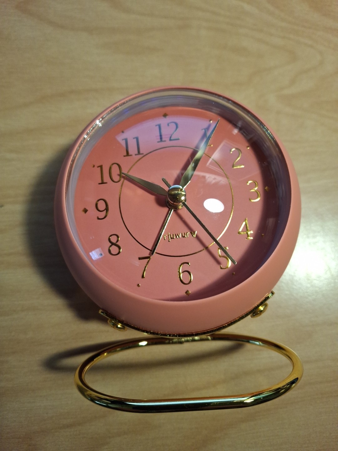 Round Desk Top Analog Alarm Clock w Light light Battery Powered Pink