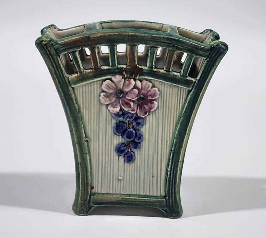 Vtg Weller Pottery Klyro Green Pink Purple Flowers Grapes Unmarked Fan Vase