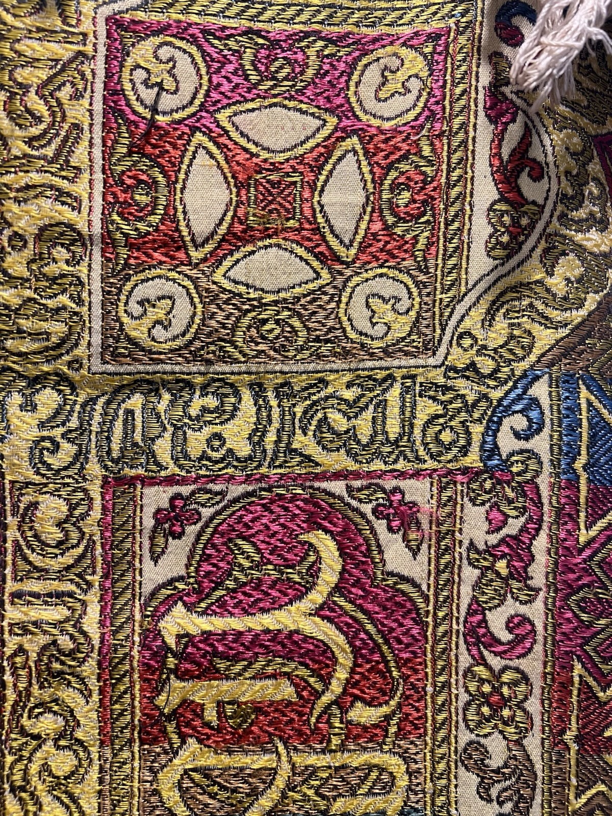 Vintage Moorish Style Tapestry Wall Hanging Fringed Medallion Islamic Moroccan