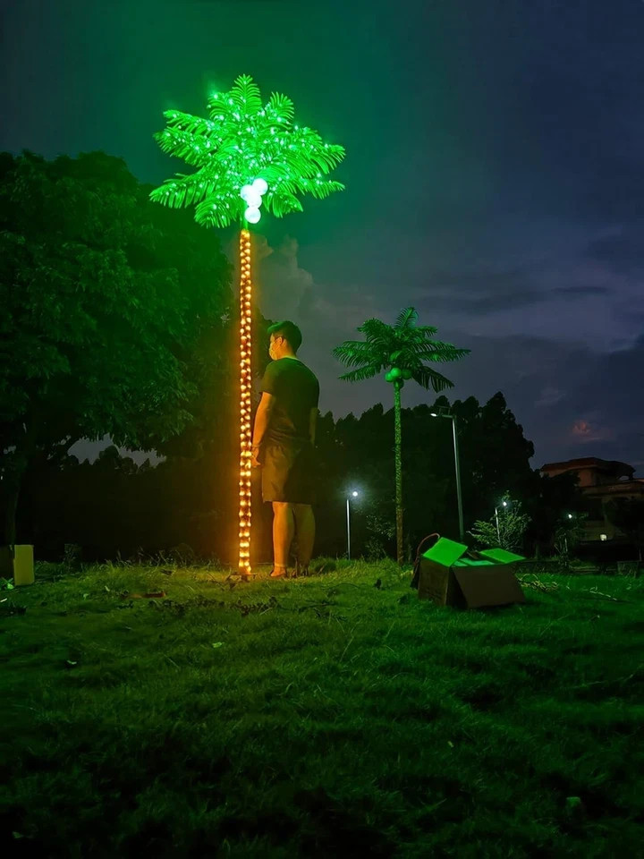 Palm Trees for Outside Patio, 9.5Ft 305 LED Lighting Artificial Palm Tree wit…