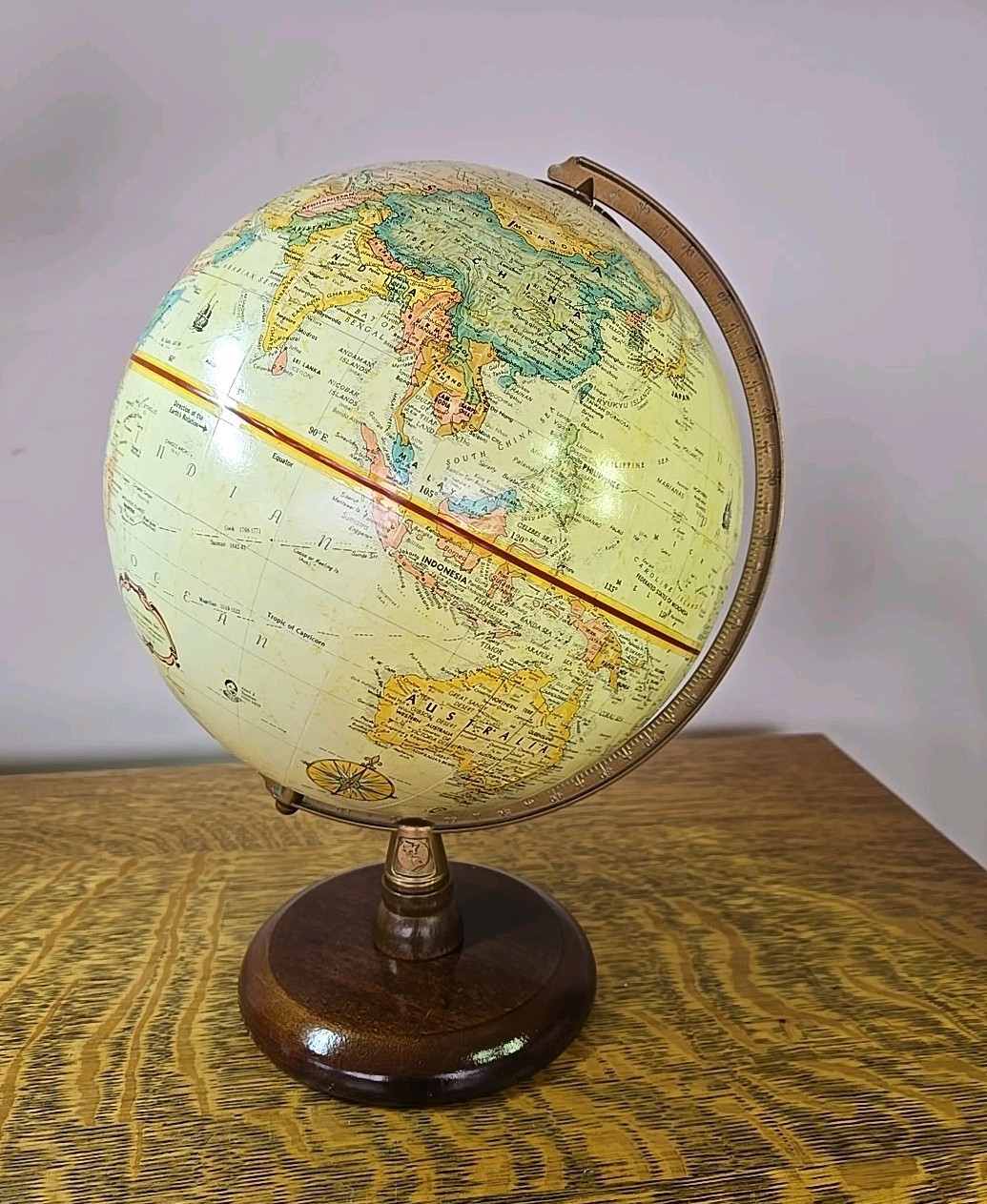 9″ Diameter Globe (Replogle) World Classic Series with Round Wooden Base