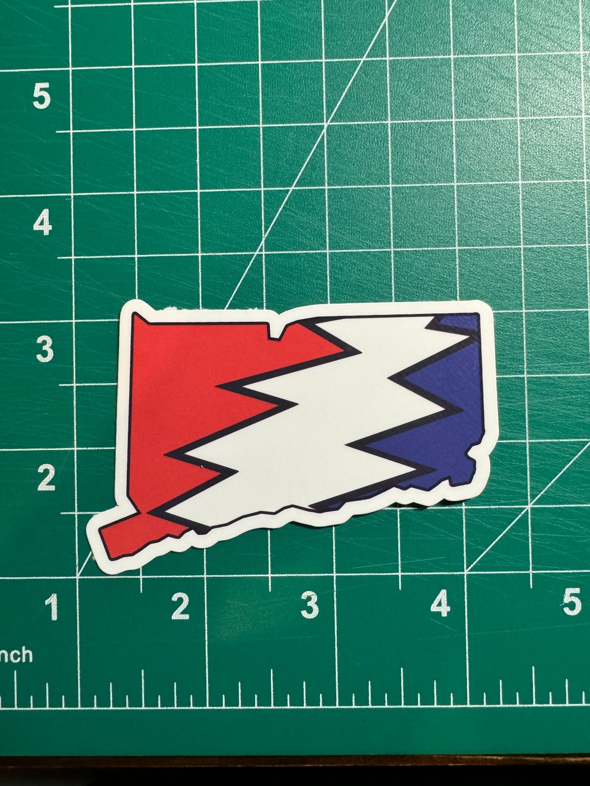 Connecticut Stealie – Grateful Dead – Laminated Vinyl Sticker – 2″x3″
