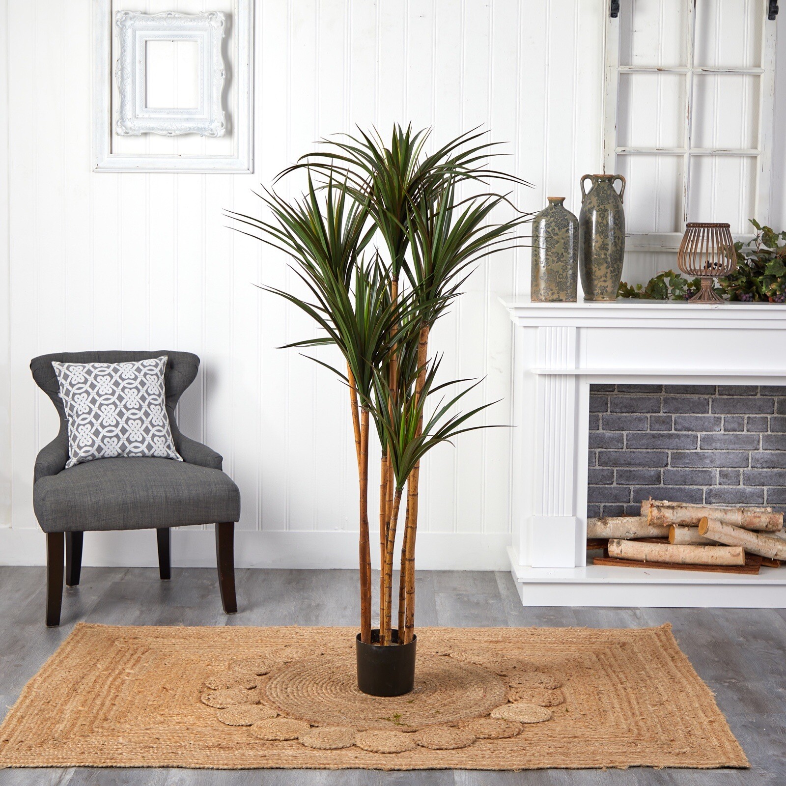 5.5’ Giant Yucca Artificial Tree UV Resist (Indoor/Outdoor) Decor. Retail $218