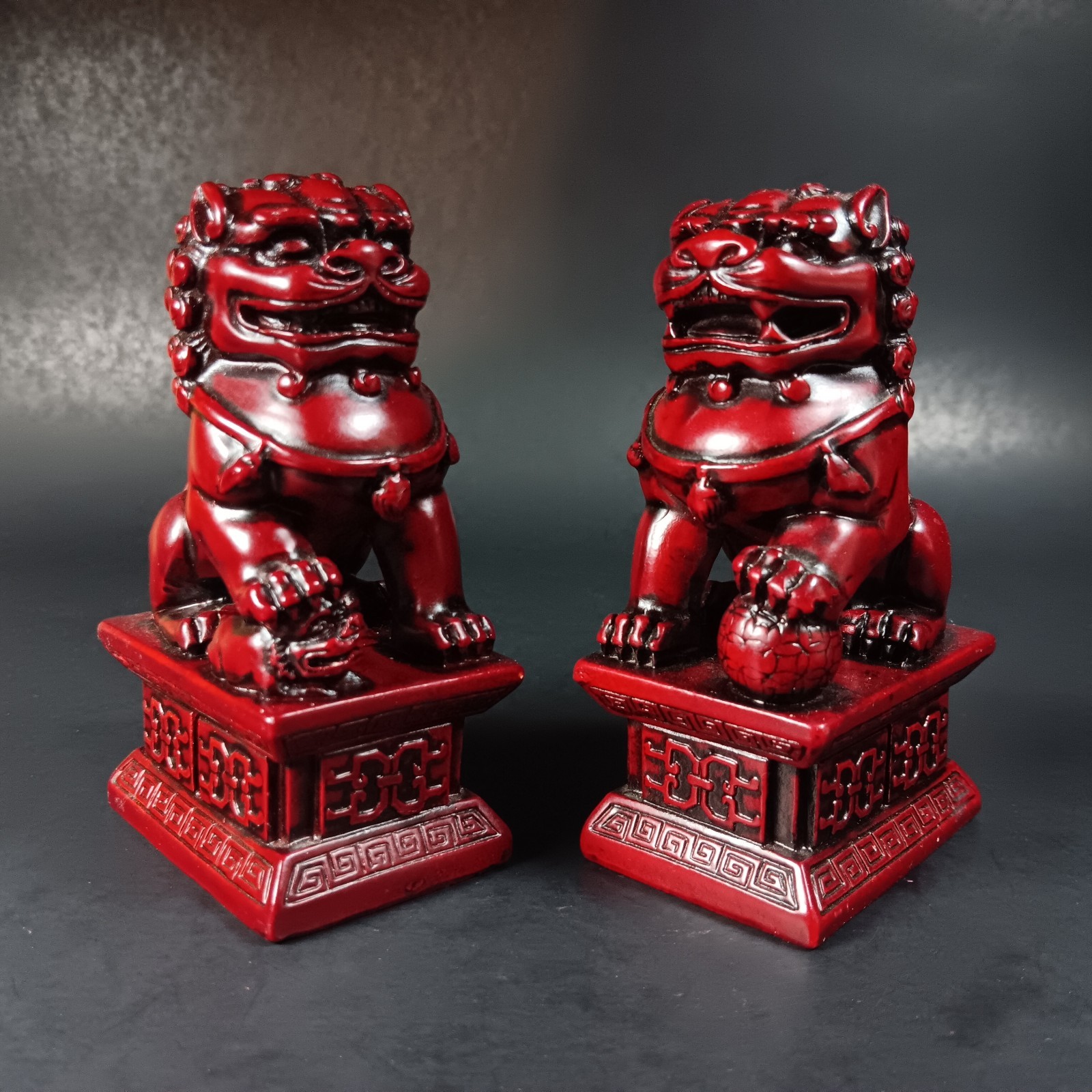 Pair Red Resin Foo Dog Lion Chinese Sculpture Figurine Temple Guardian Carved 4″