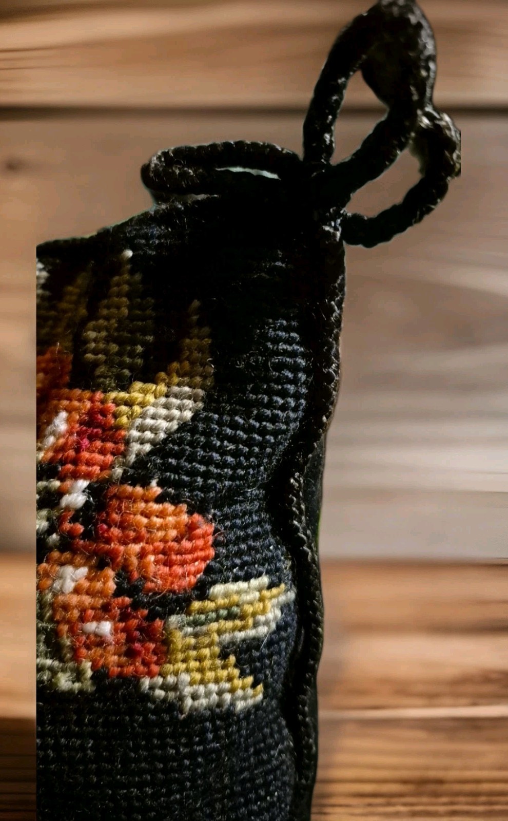 VTG Hand Stitched NEEDLEPOINT TAPESTRY Embroidered 100% Wool Black