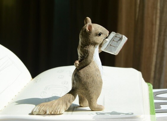 Squirrel Reading Book Statue Fairy Sculpture Miniature Figurine Home Decor Gifts