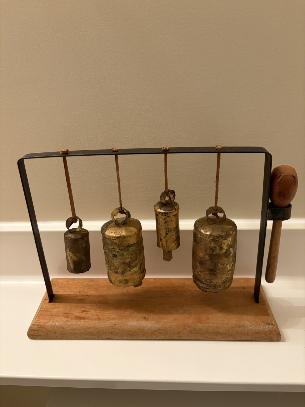 Hanging Bell Graduated Chimes Table Top Metal & Wood /Leather Striker Meditation