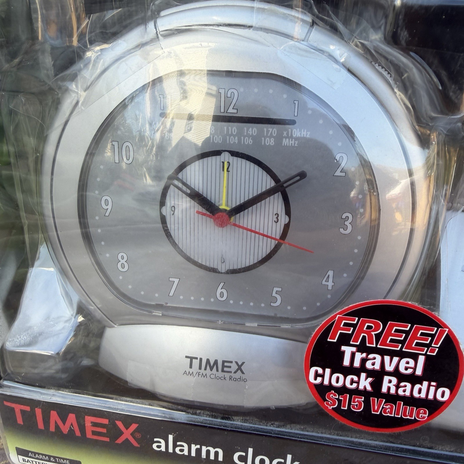 New Vintage Timex Analog Alarm Clock AM/FM Radio Dimmer Free Travel Clock Radio