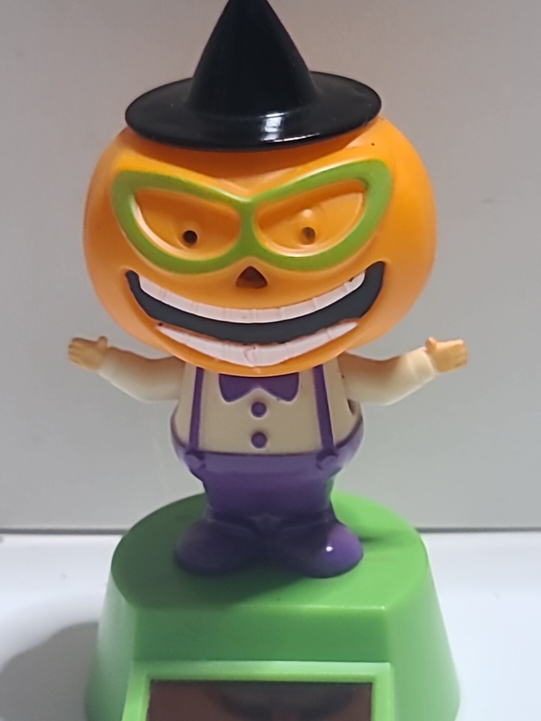Solar Powered Happy Hallowen Pumpkin Man – GOOD – FAST SHIPPING