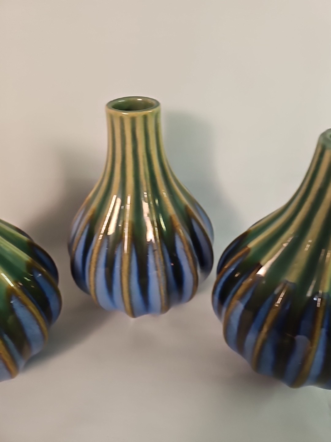 Pier 1 Ribbed Bud Vases 6.5 Green Blue Brown Set Of 3 Centerpiece Home Decor NEW