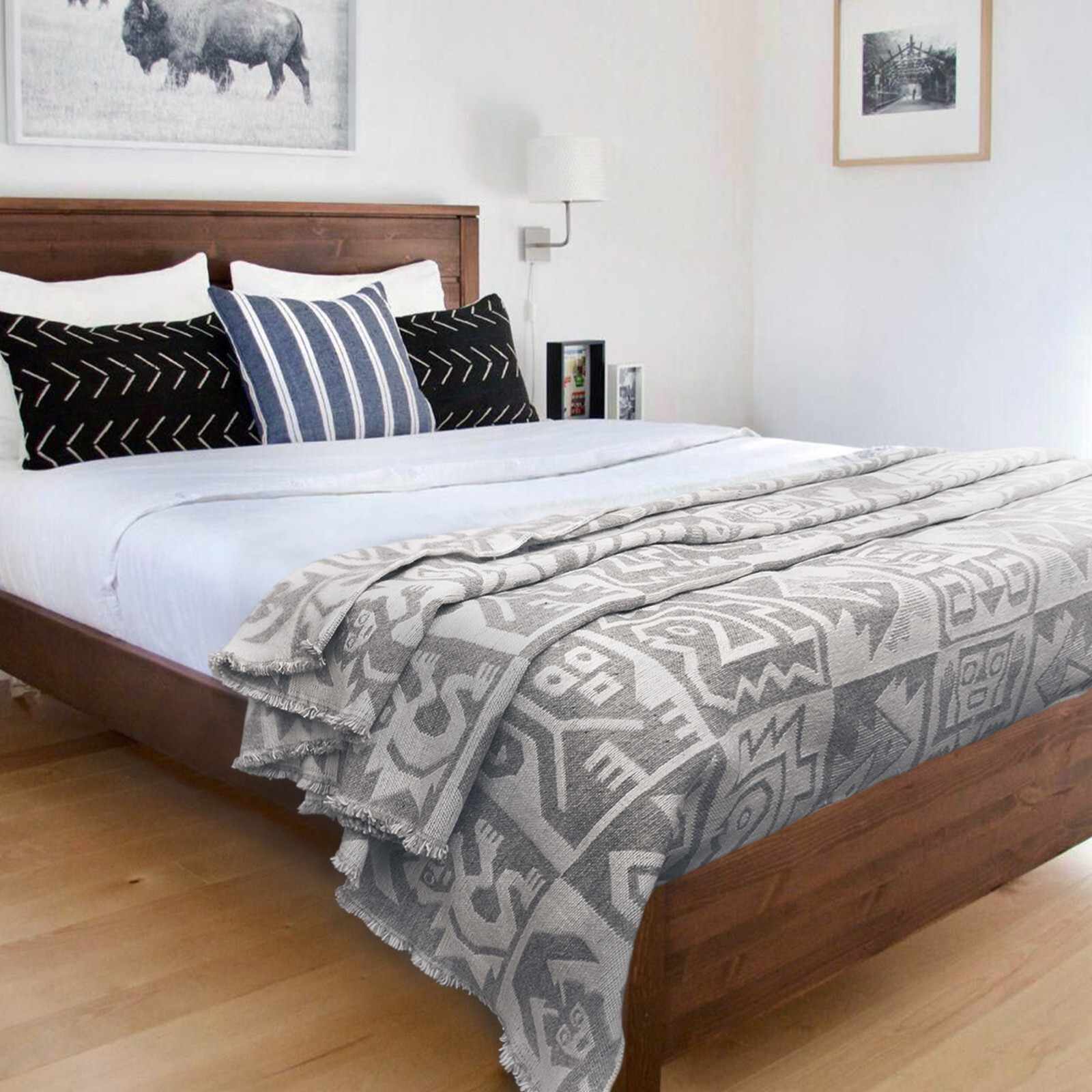 Handwoven Soft & Warm Heavy Thick Llama Wool Blanket – Ivory/Gray XL 94×79 in
