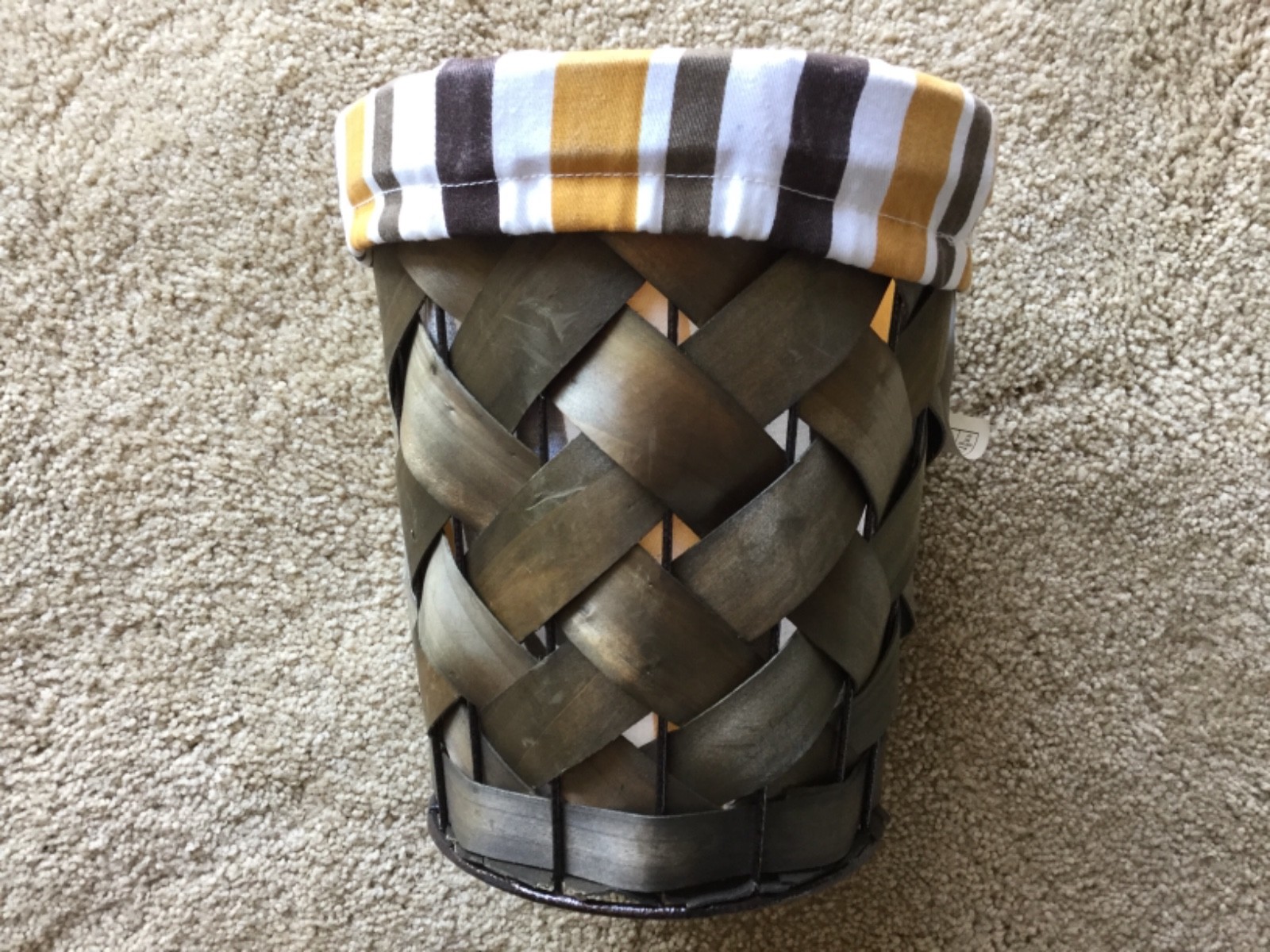 NEW PIER 1 ONE BROWN WOVEN BASKET W METAL FRAME & FABRIC LINER HOME DECOR NWT