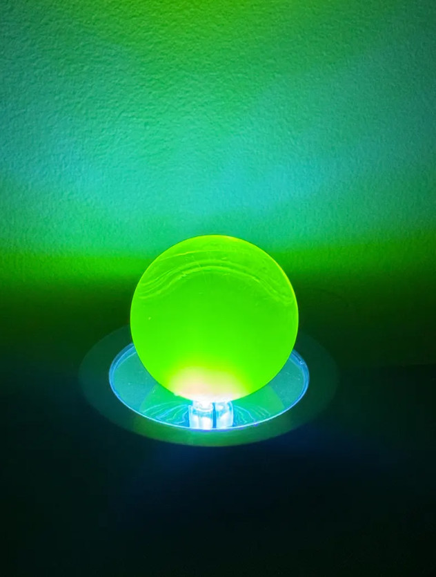 UV Blacklight Display Base for Uranium Glass Battery Powered FREESHIP USA