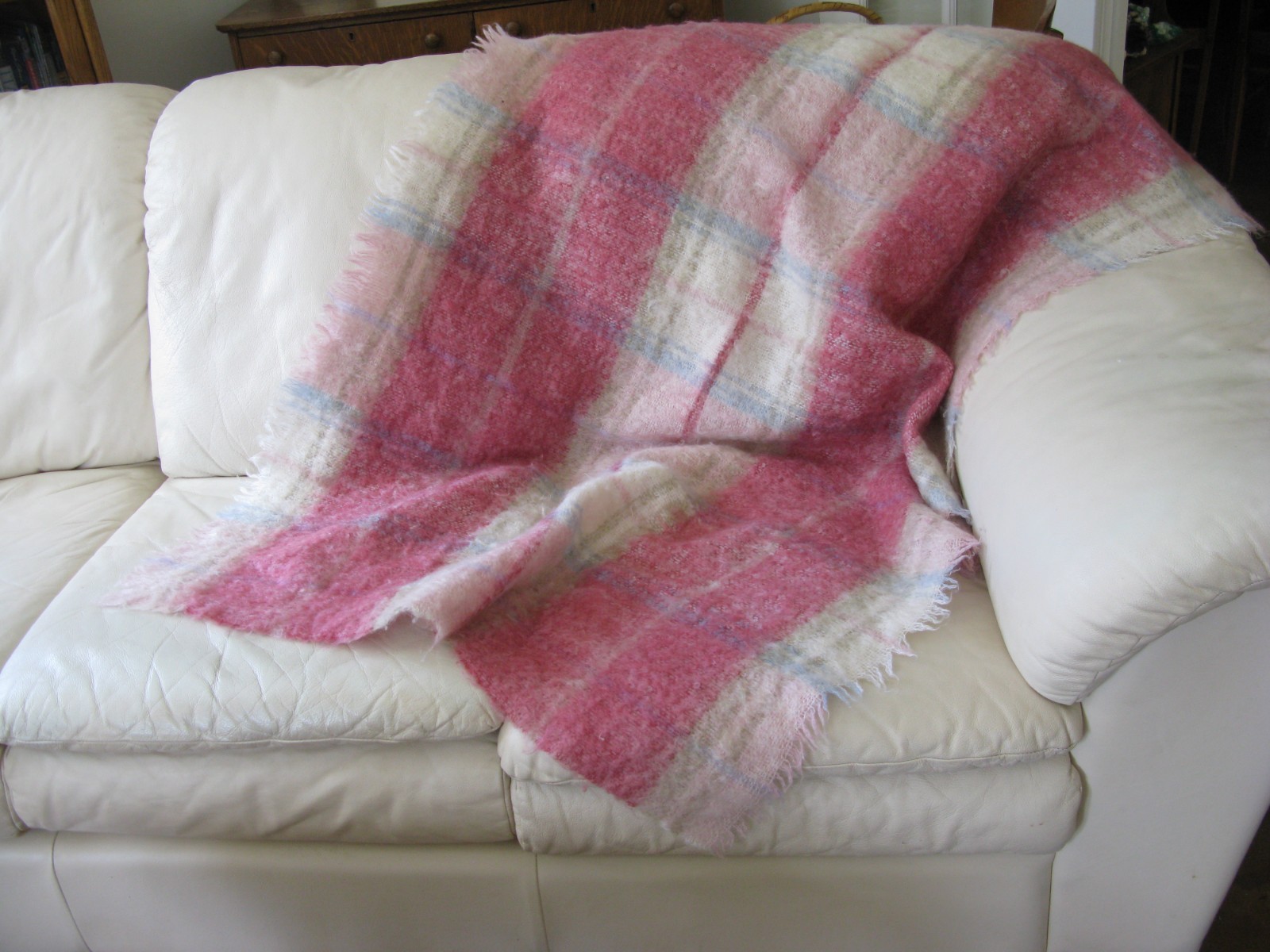 JOHN HANLEY & CO NENAGH CO TIPPERARY IRELAND MOHAIR WOOL THROW BLANKET SHAWL