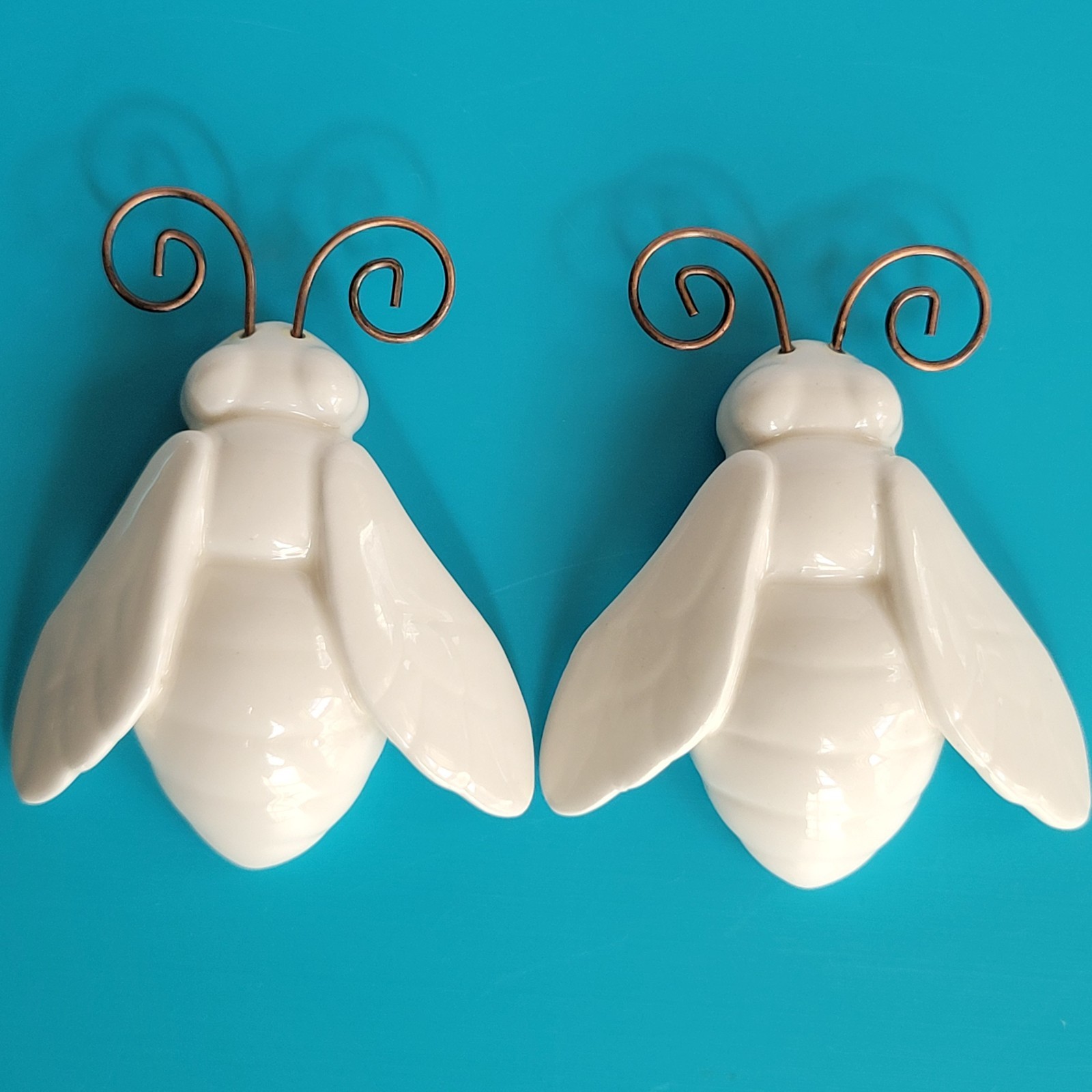 DEPT 56 Set of 2 LILY WHITE BEES Wall Decor Anthropologie Style Retro Boho MCM