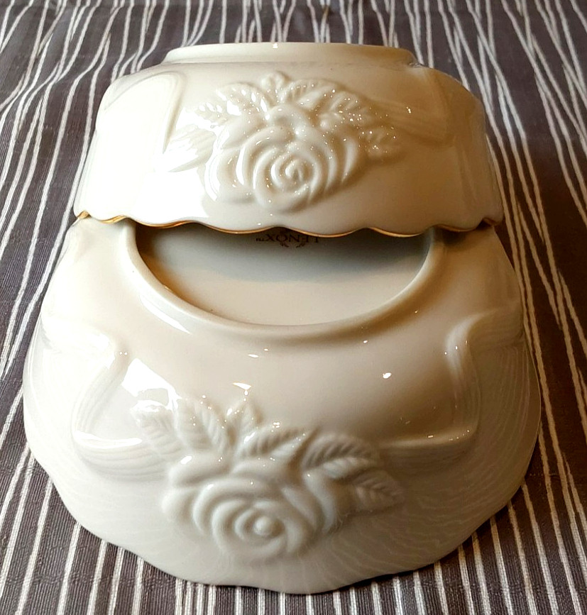 Lot of 2 Lenox Rosebud Collection 4 1/2″ and 5 1/2″ Bowls Gold Trim