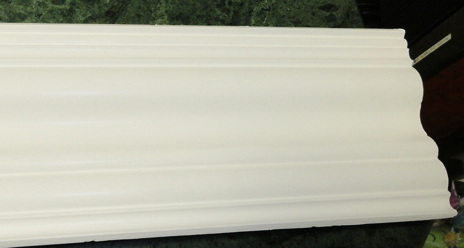Decorative Crown Molding Polyurethane 94.5″ White Painted Lot of 15 SF13118