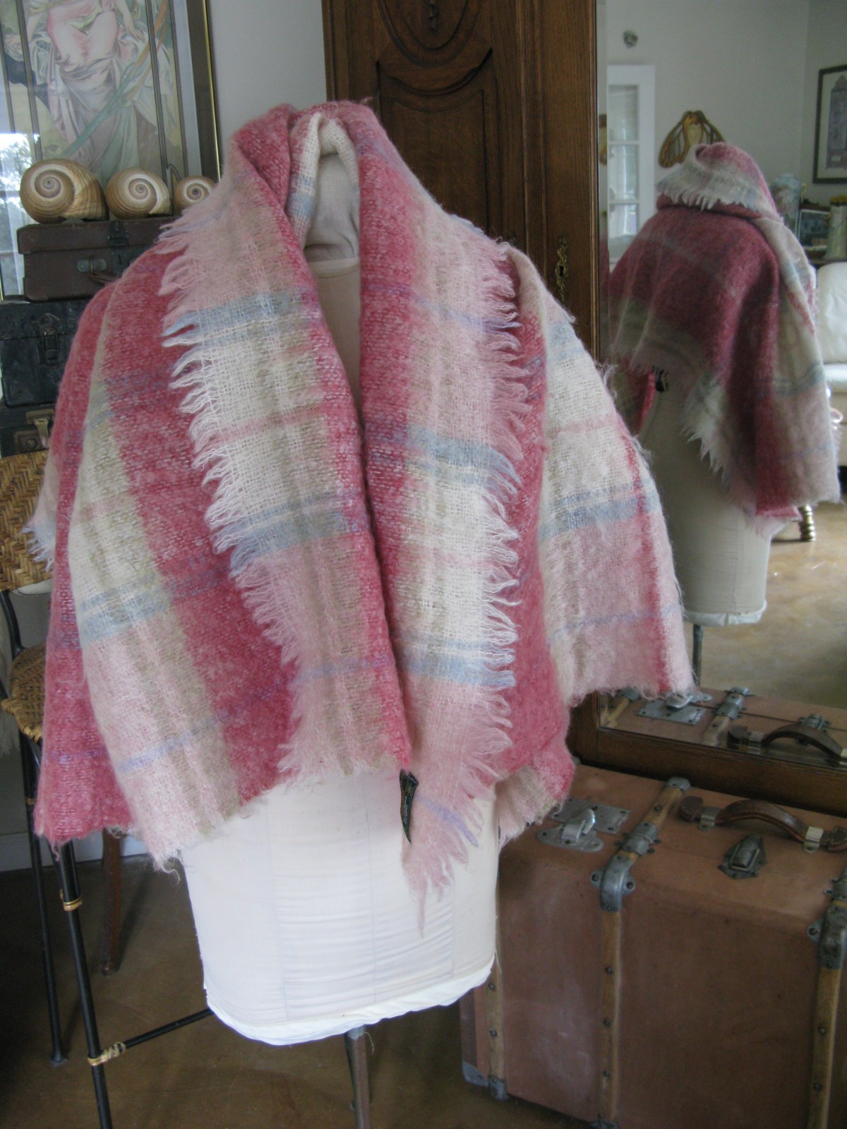 JOHN HANLEY & CO NENAGH CO TIPPERARY IRELAND MOHAIR WOOL THROW BLANKET SHAWL