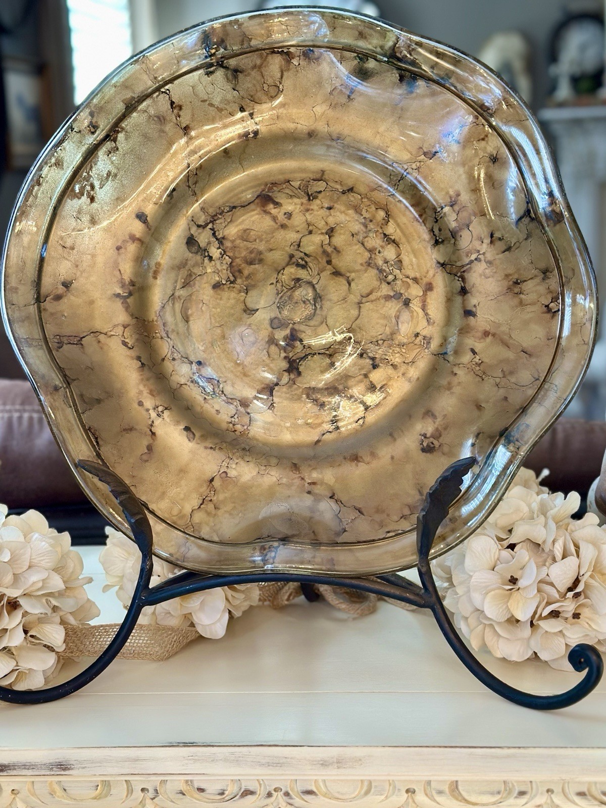 Large Gold/Mottled Brown Decorative Glass Charger Plate with Ornate Metal Stand