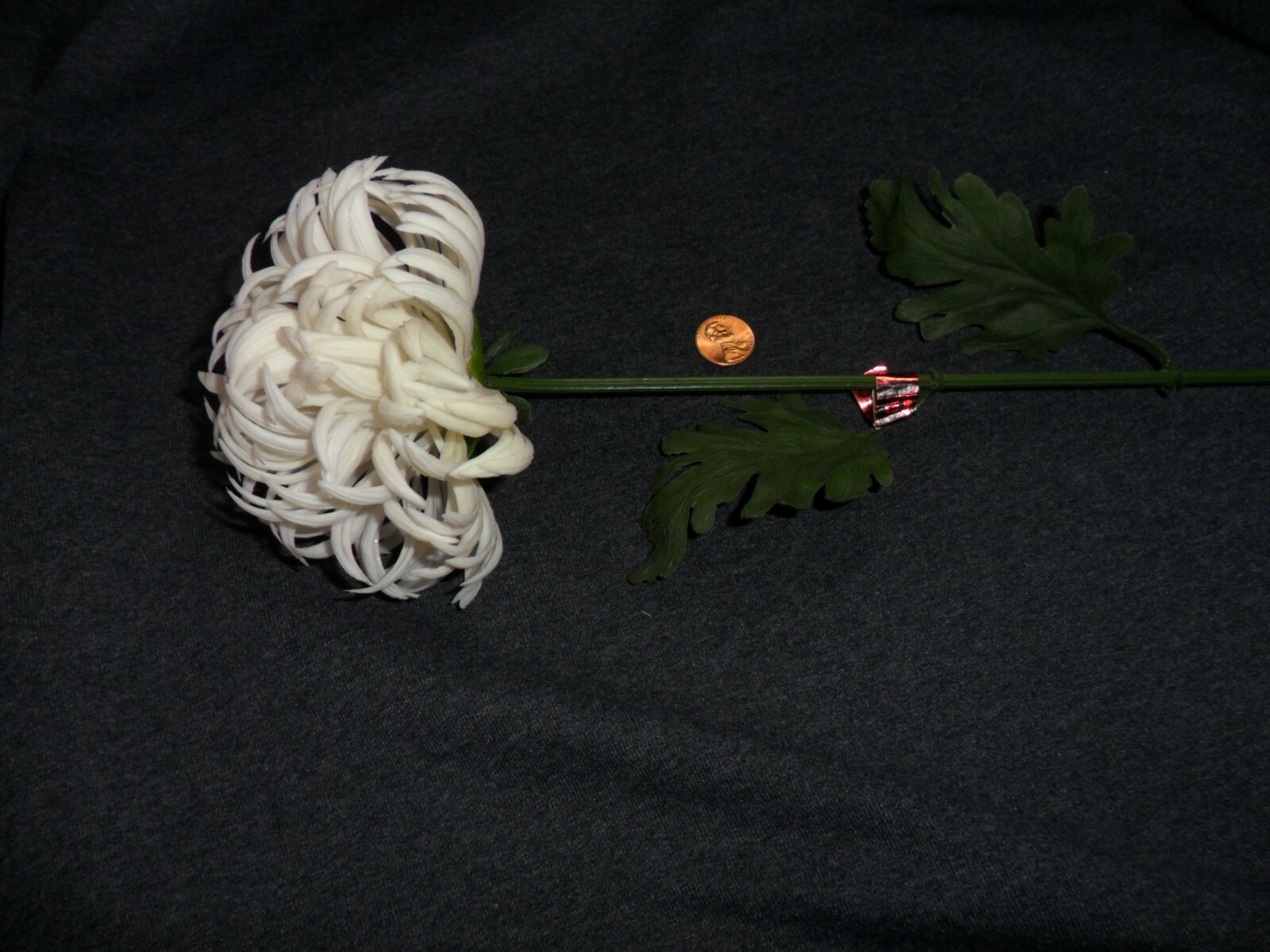 Vintage Medium Plastic White Mum