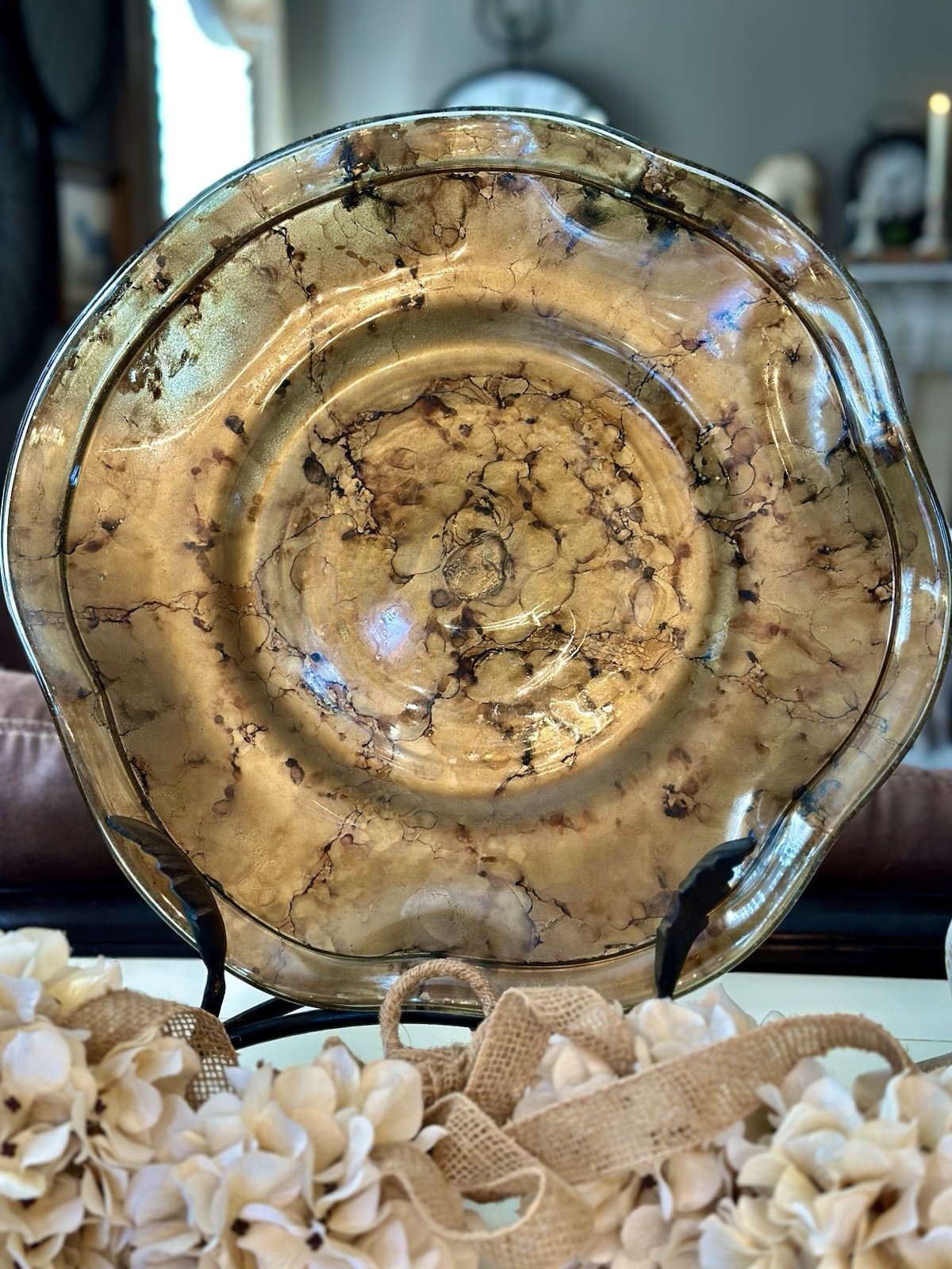 Large Gold/Mottled Brown Decorative Glass Charger Plate with Ornate Metal Stand