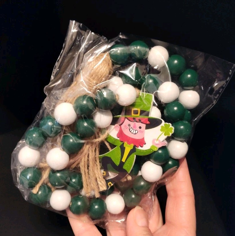 42in St Patrick’s Day Wood Beads Garland Decor Beads with Tassel and Leprechaun