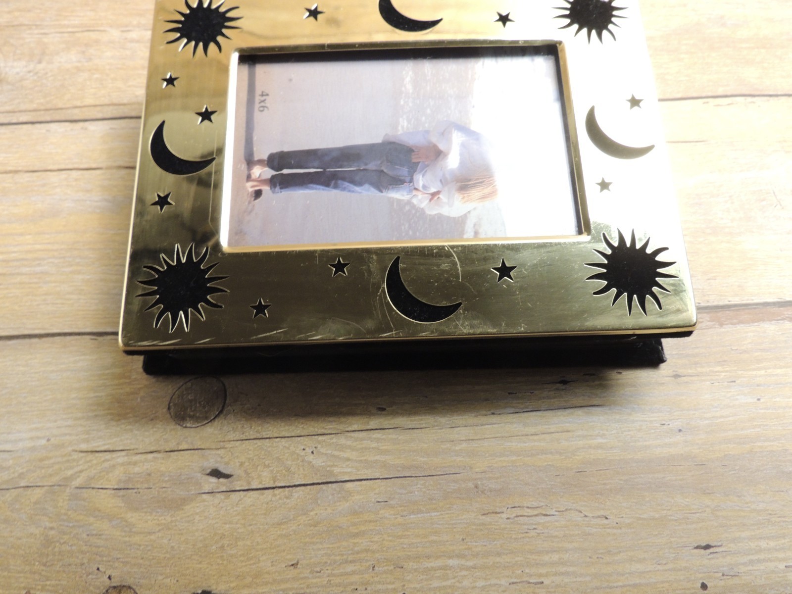 Vintage 1990s Celestial Sun Moon and Stars Gold Tone Framed 4×6 Photo Album Read