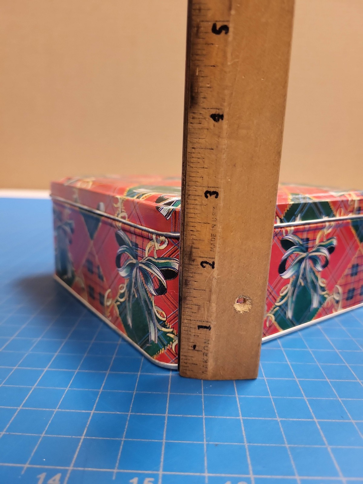 Vintage Christmas Holiday Plaid Tartan Metal Tin Box Square Gift Storage Red Gre