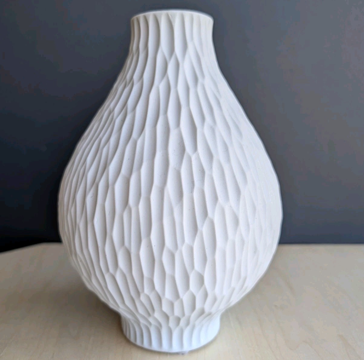 Crate&Barrel Vase Melbourne Porcelain Cream Organic Texture Glazed Interior 8″