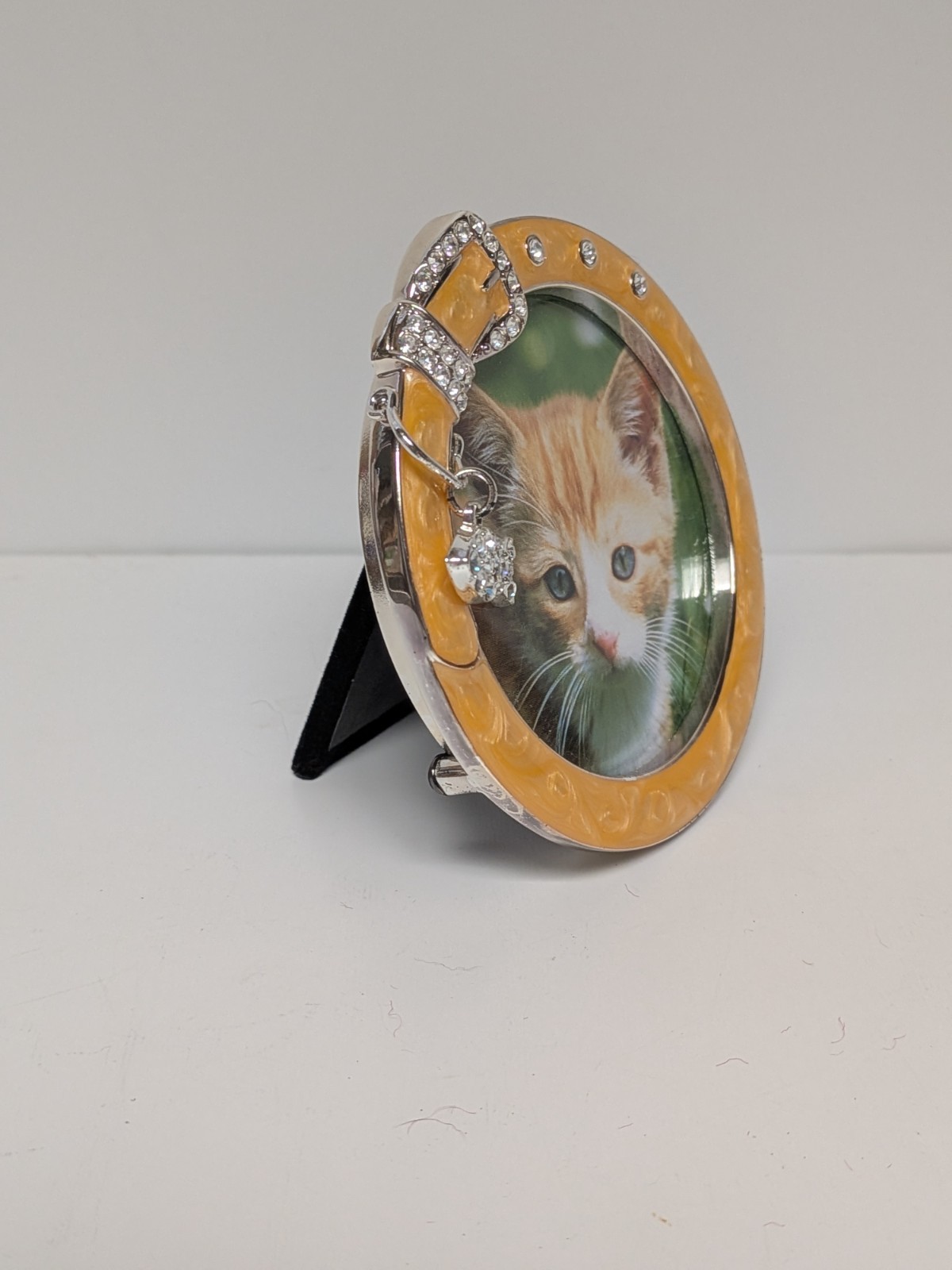 Beige Yellow Free Standing Round Collar Pet Picture Frame Enamel Cat Rhinestone