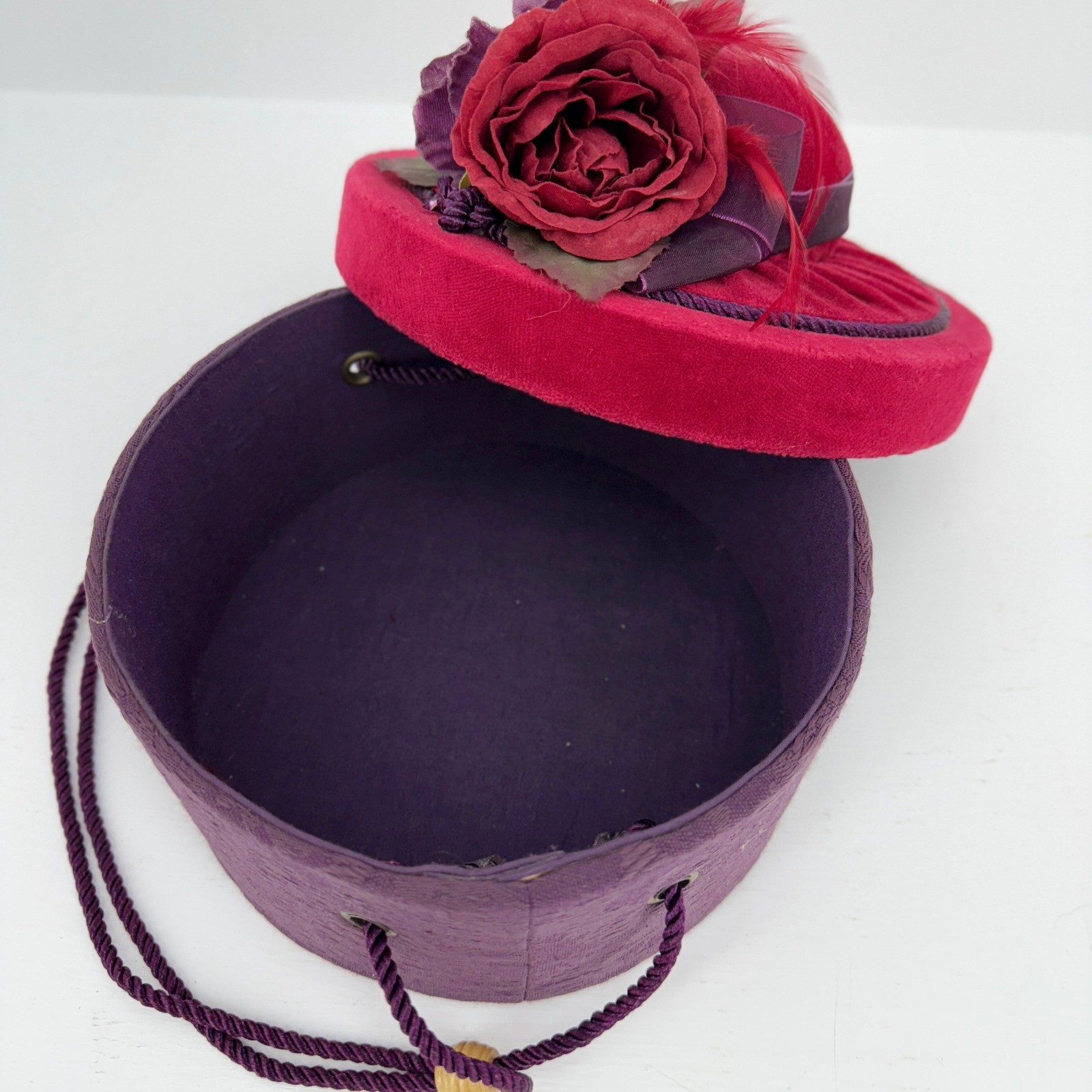 Unbranded Hat Shaped Trinket Box Womens OS Red Purple Excellent Velvet Rose