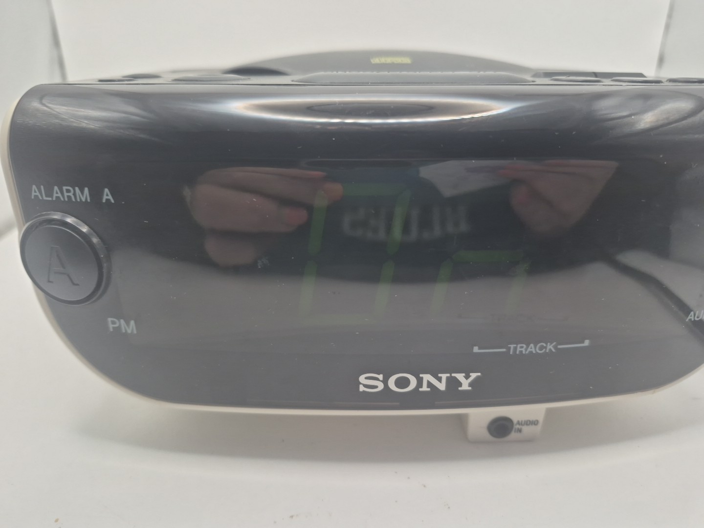 Sony Dream Machine FM/AM CD Player Dual Alarm Clock Radio ICF-CD815 Works Good