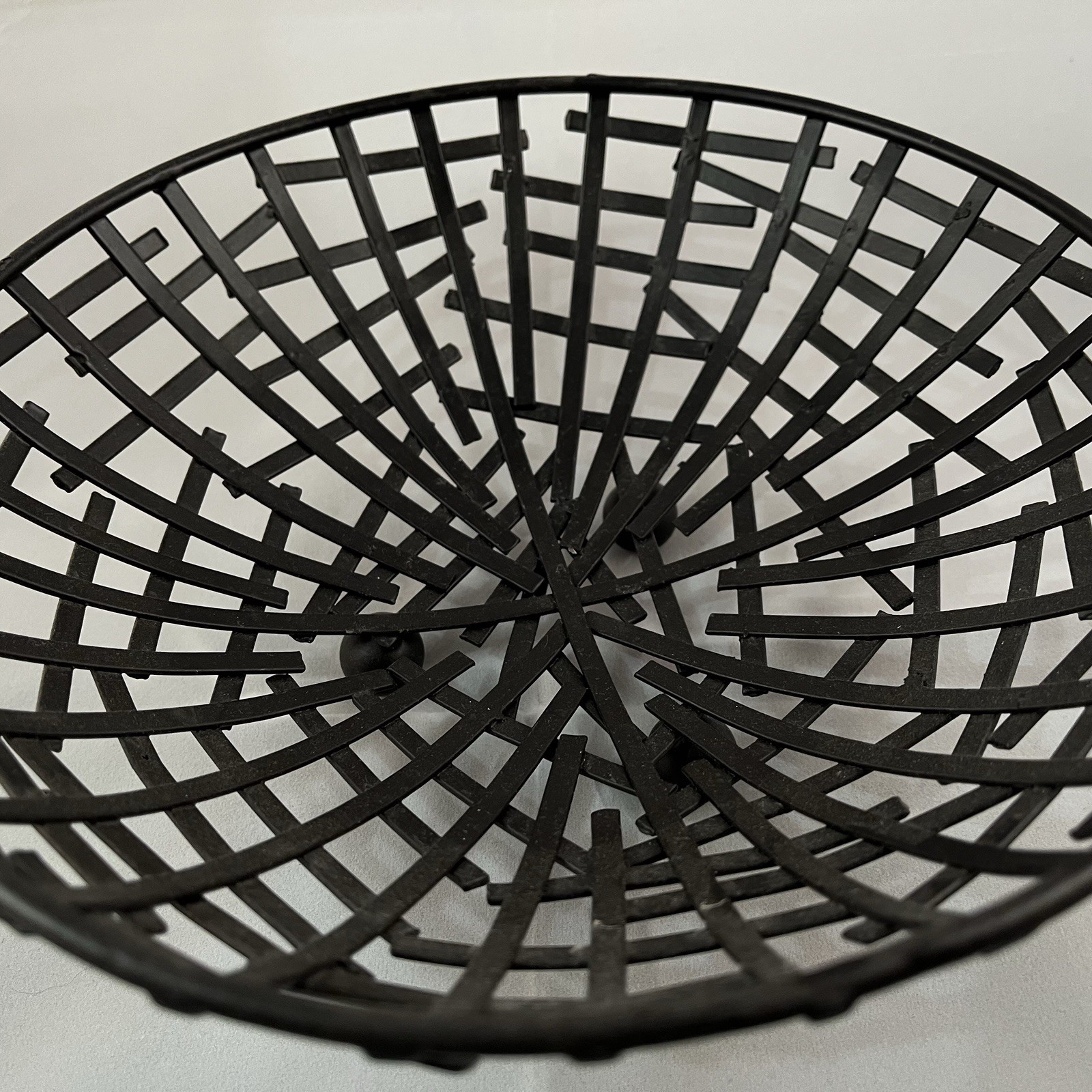 Contemporary Black Metal Openwork Fruit Basket Bowl Decorative Centerpiece 8″