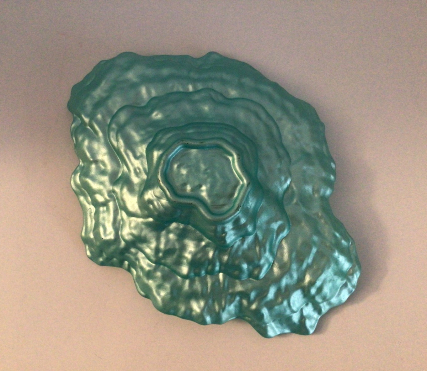 Akcam Iridescent Textured Decorative Blue Art Glass Oyster Shell Dish/Plate