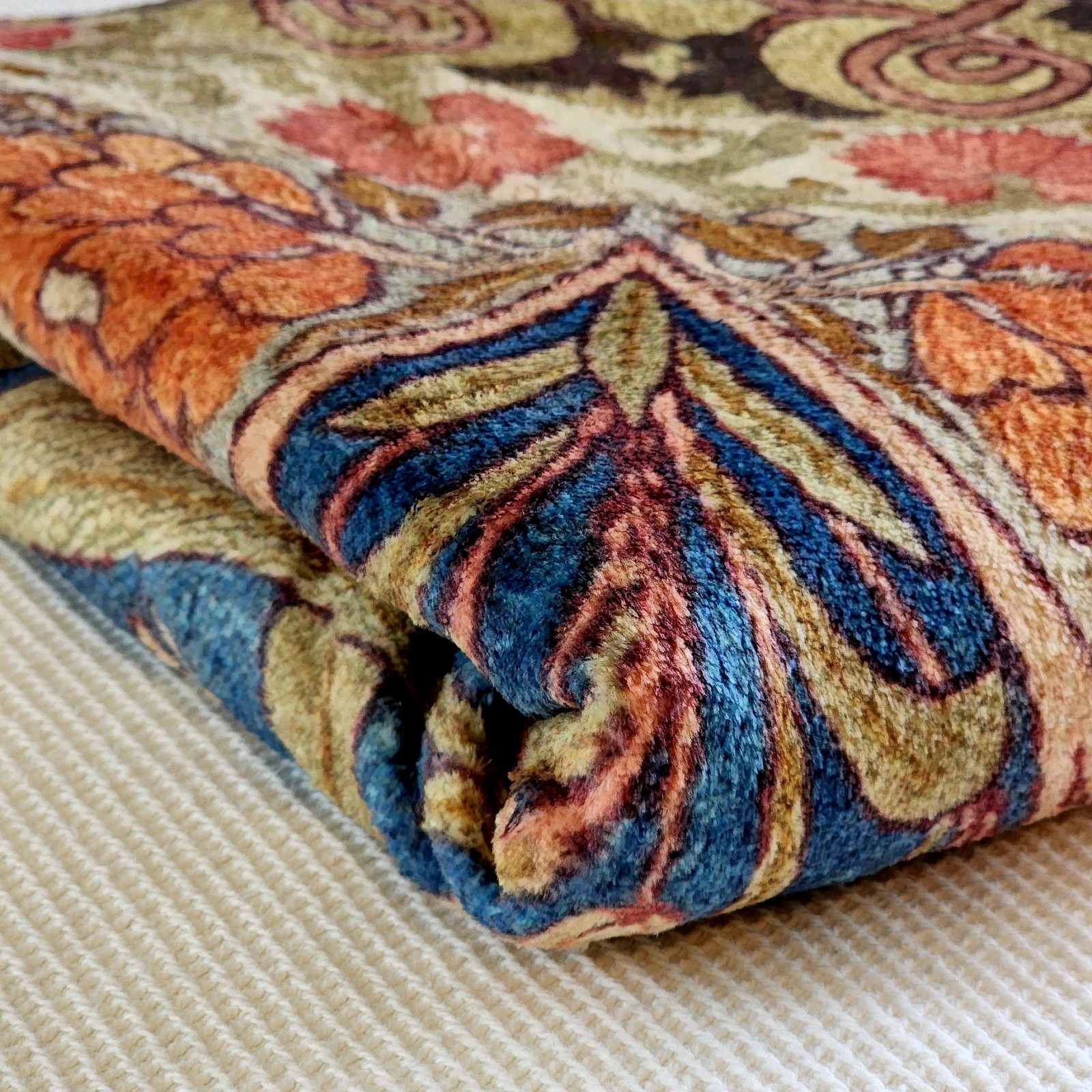 Luxurious Crushed Velvet Blanket, Arts Crafts Floral Throw Home Decor Gift