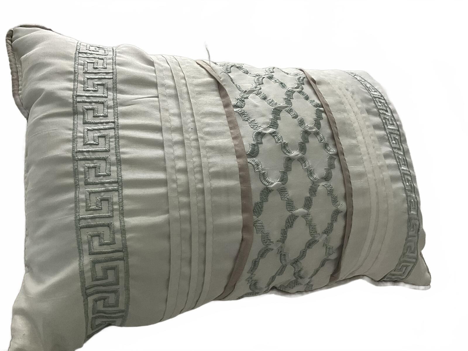 Bohemian Style Decorative Throw Pillow