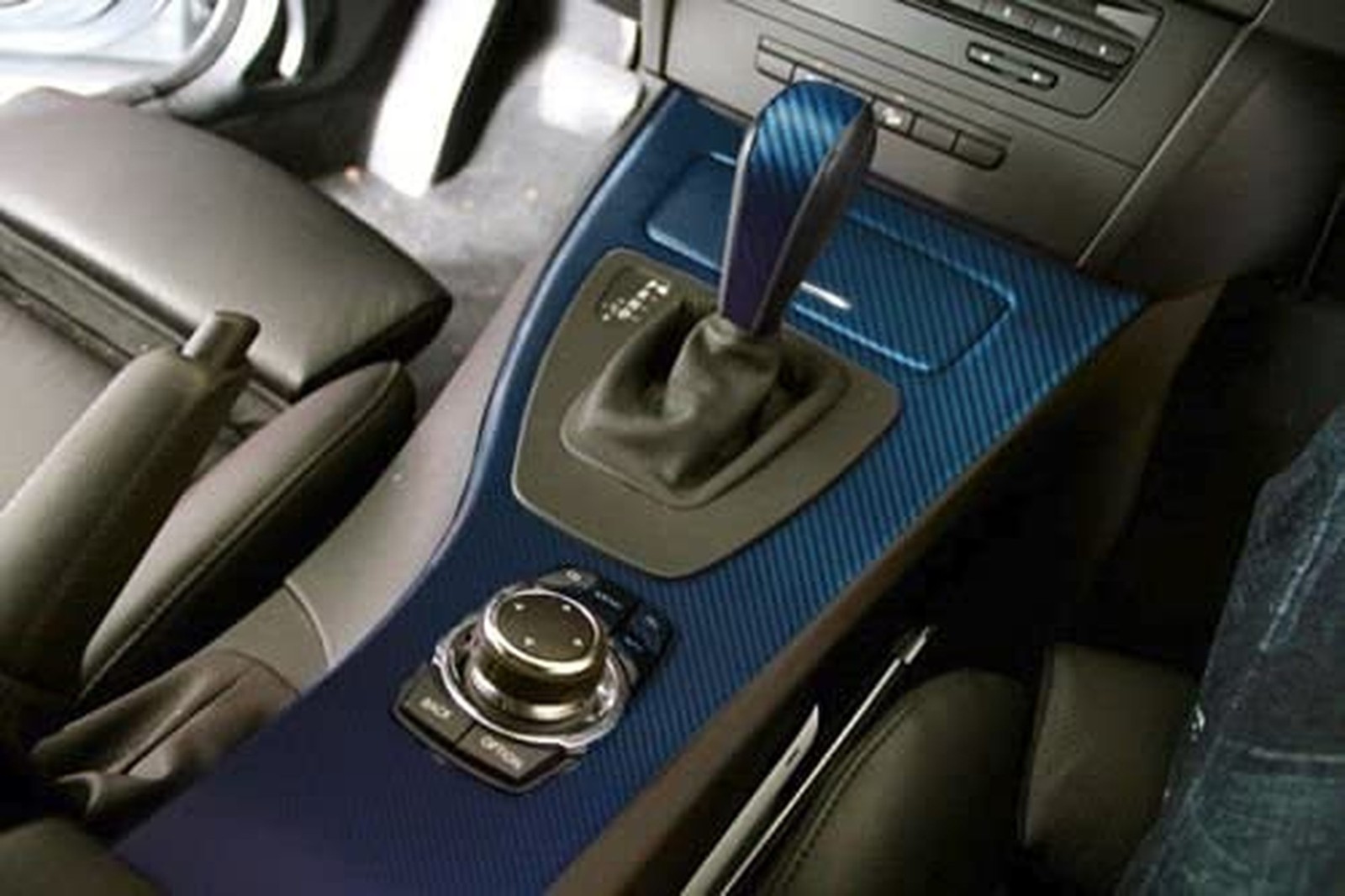 VVIVID® XPO Purple to Blue Chameleon Carbon Fiber Vinyl Wrap Roll w/Air-Rel